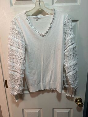 White Lace Sleeve V-Neck Sweater size medium